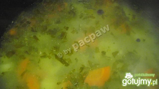 Zupa szczawiowa z warzywami na wędzonych