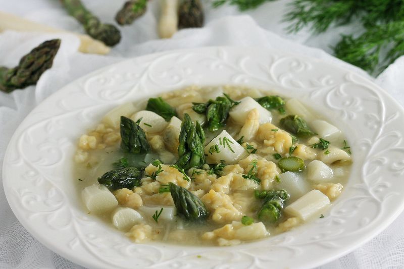 Zupa szparagowa z kluseczkami Zupa szparagowa z kluseczkami