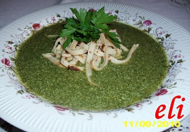 Zupa szpinakowa Eli z naleśnikami