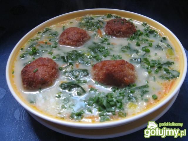 Zupa szpinakowa z pulpecikami