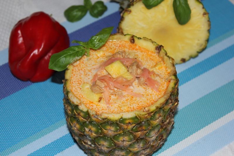 Zupa tajska z mleczkiem kokosowym 