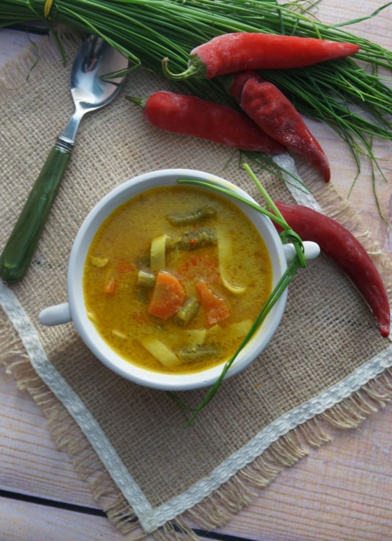 Zupa tajska z mleczkiem kokosowym