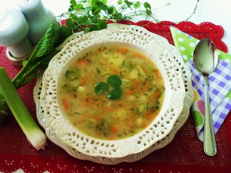 Zupa warzywna z bluszczykiem