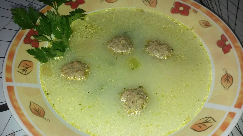 Zupa warzywna z klopsikami