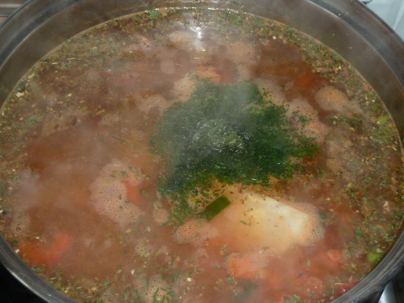 Zupa warzywna z makaronem i płatkami owsianymi