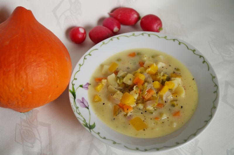 Zupa wielowarzywna z soczewicą Zupa wielowarzywna z soczewicą