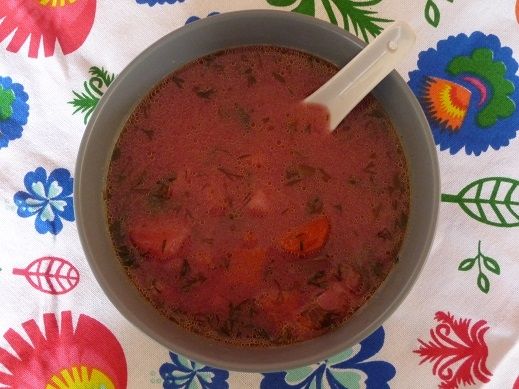 Zupa z botwiny na żeberkach wędzonych