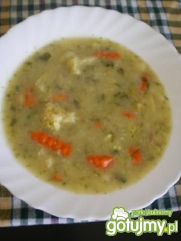 Zupa z brokułami, ziemniakami i marchwią