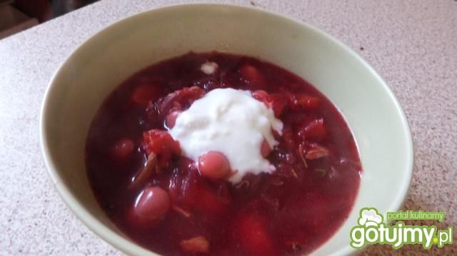 Zupa z buraczków z białą fasolą