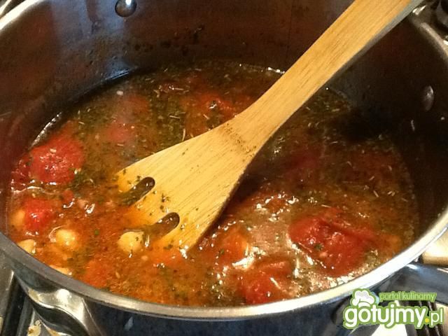Zupa z ciecierzycy i pomidorów