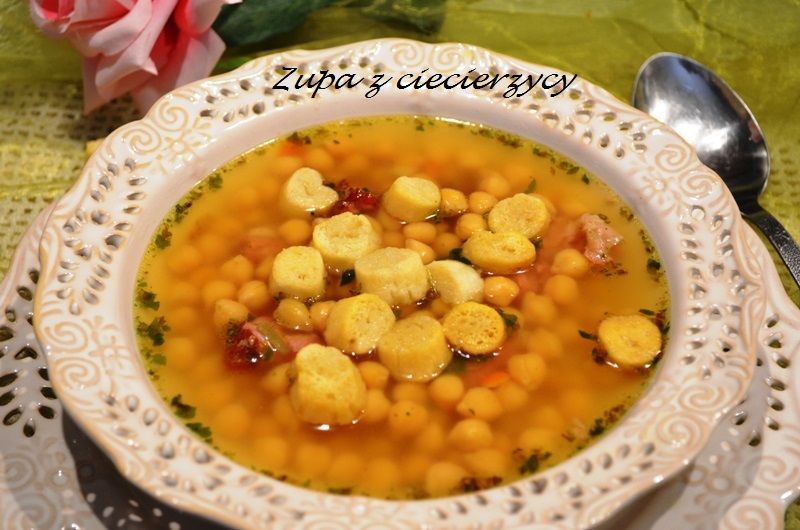 Zupa z ciecierzycy z grzankami Zupa z ciecierzycy z grzankami