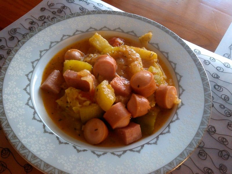 Zupa z cukinii i parówek Zupa z cukinii i parówek