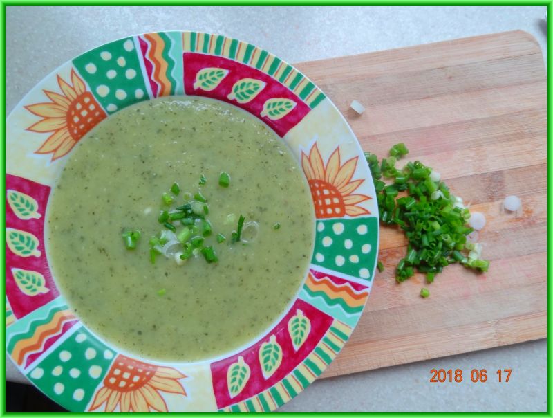 Zupa z cukinii i selera naciowego 