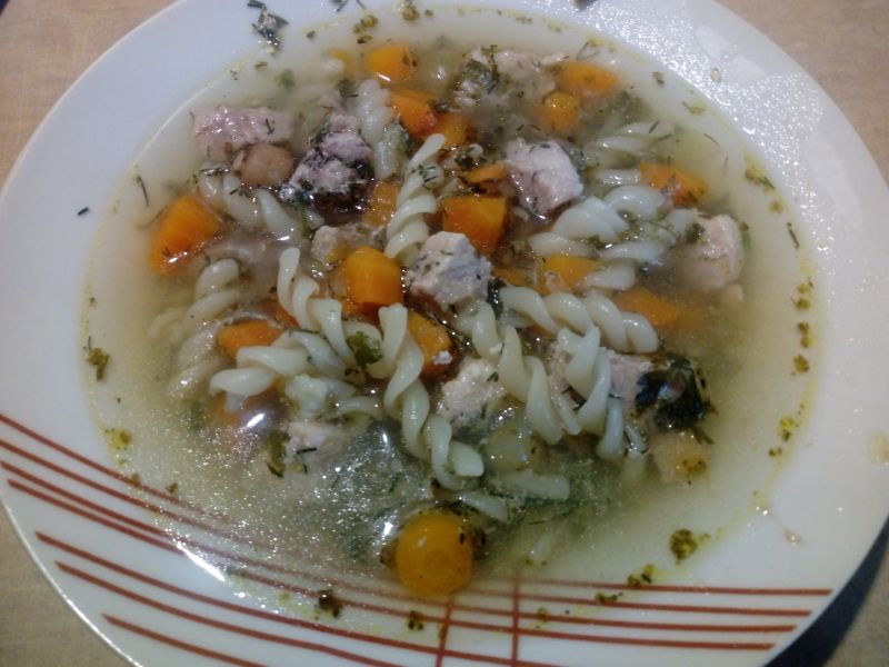 Zupa z cukinii z makaronem Zupa z cukinii z makaronem