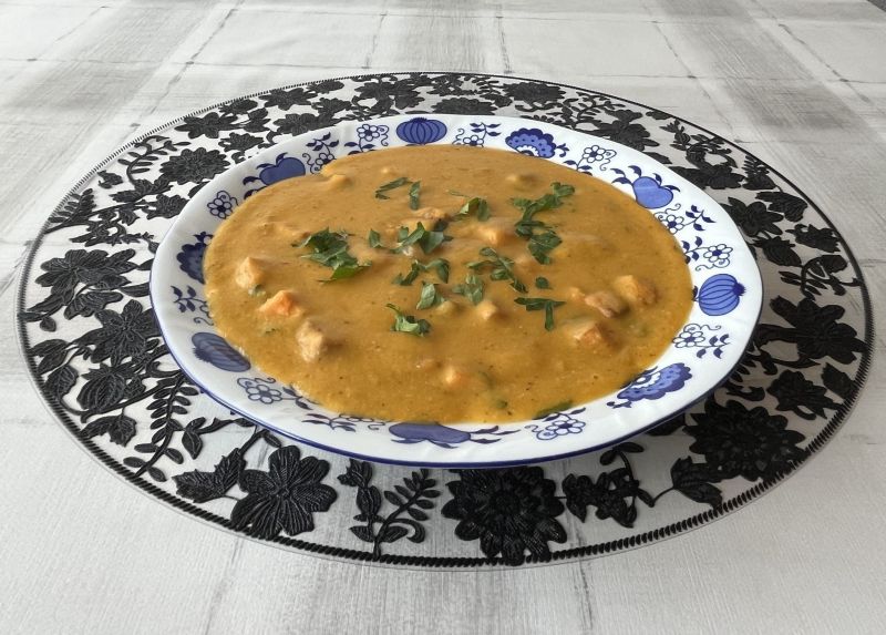 Zupa z czerwoną soczewicą i batatem