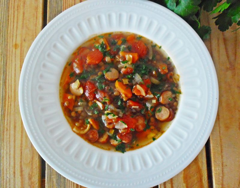 Zupa z czerwoną soczewicą i frankfurterkami 
