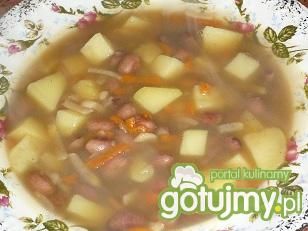 Zupa z czerwonej fasoli na żeberkach Zupa z czerwonej fasoli na żeberkach