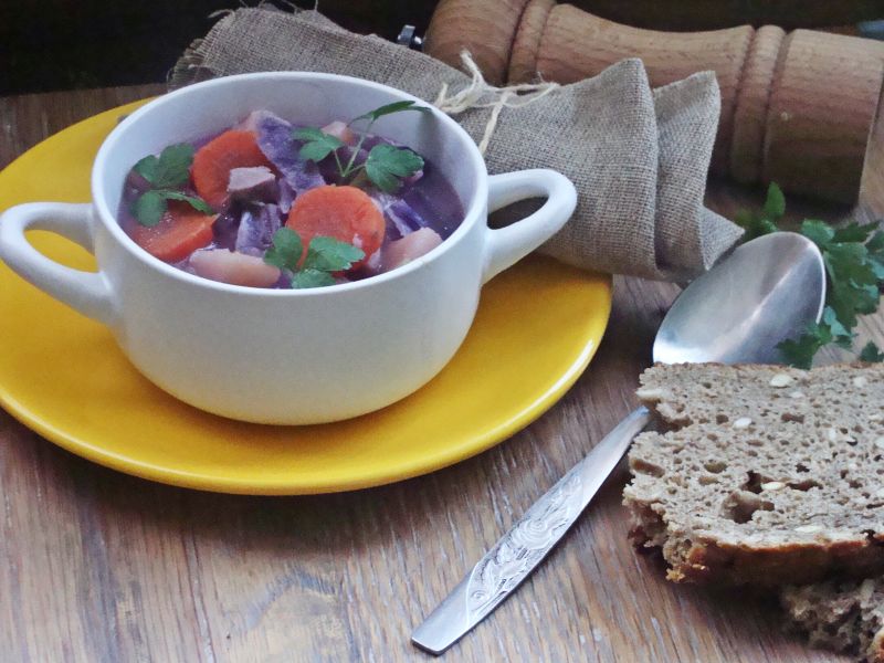 Zupa z czerwonej kapusty Zupa z czerwonej kapusty