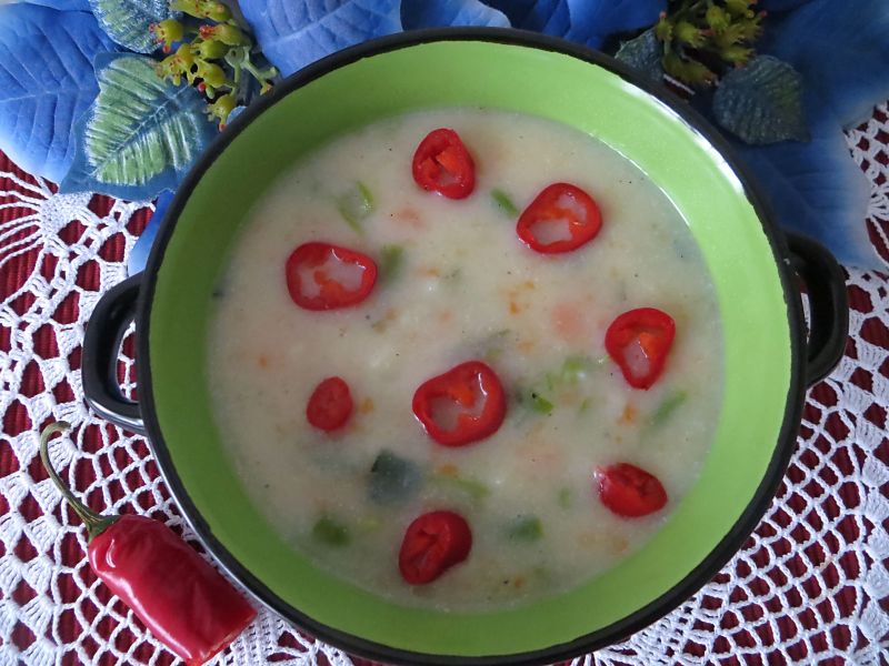 Zupa z fasoli szparagowej z cytrynowym posmakiem Zupa z fasoli szparagowej z cytrynowym posmakiem