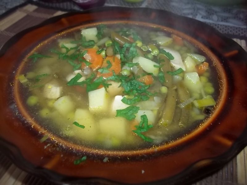Zupa z fasolką i groszkiem