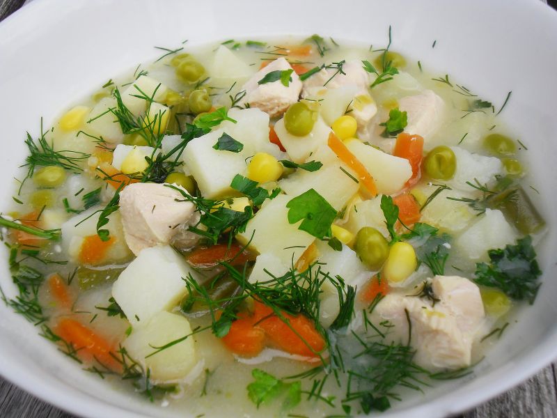 Zupa z groszkiem i kukurydzą