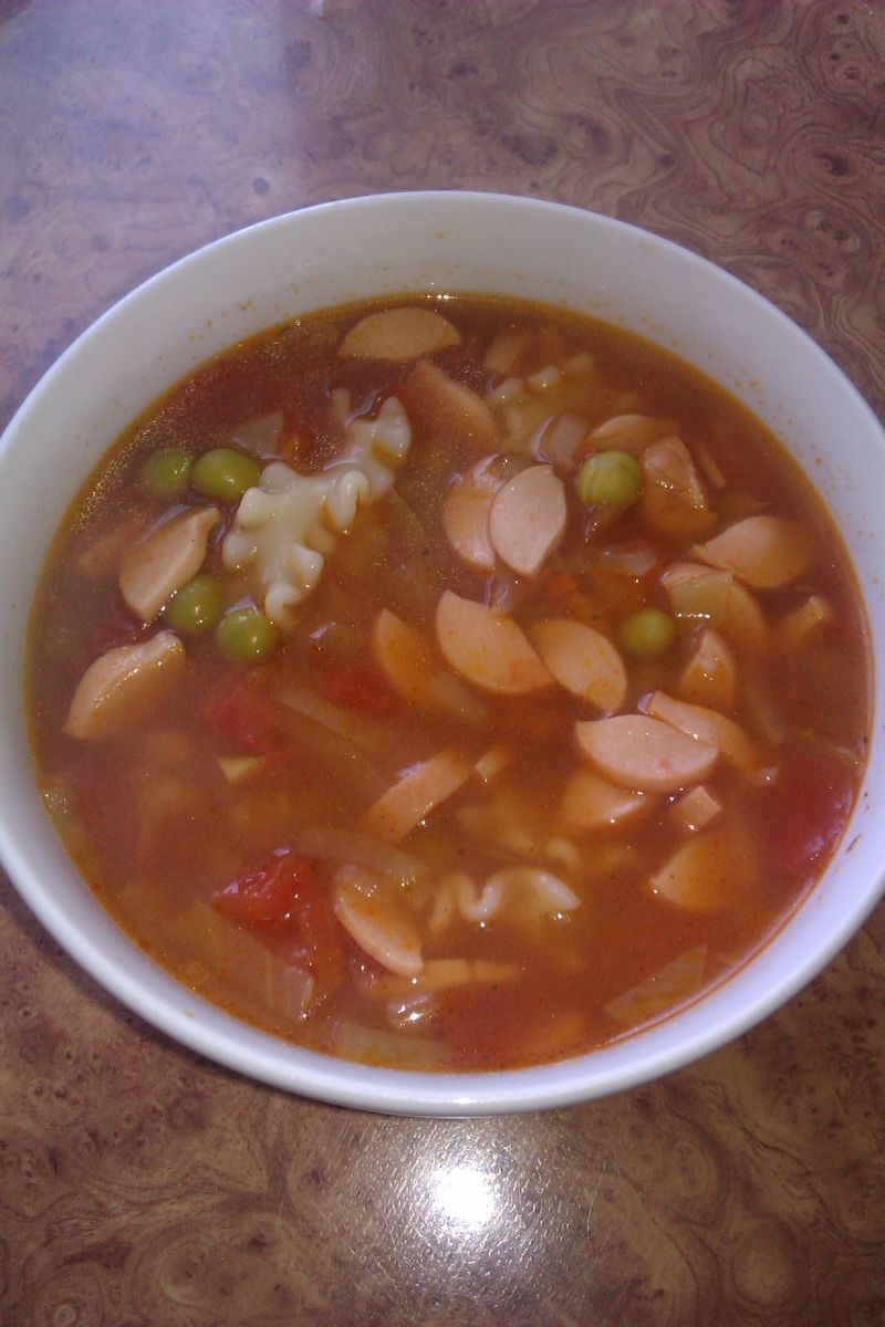 Zupa z groszkiem zielonym i pomidorami