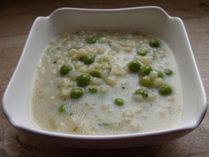 Zupa z groszku z zacierką 