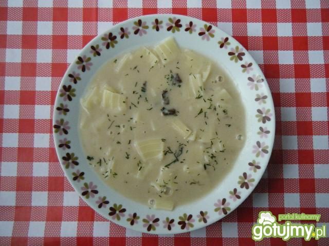 Zupa z grzybów suszonych z łazankami  Zupa z grzybów suszonych z łazankami