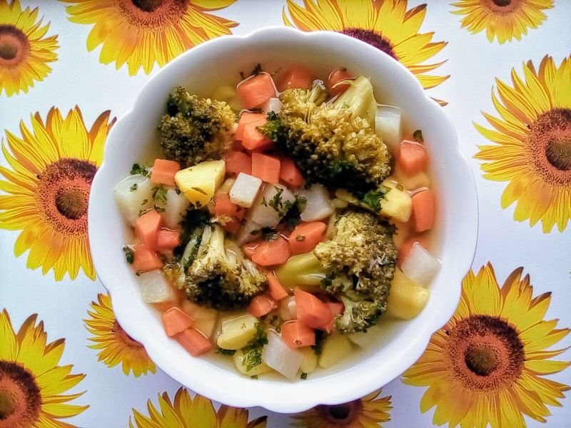 Zupa z kalarepki i marchewki