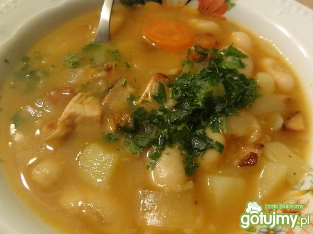 Zupa z kaszą i fasolą Zupa z kaszą i fasolą