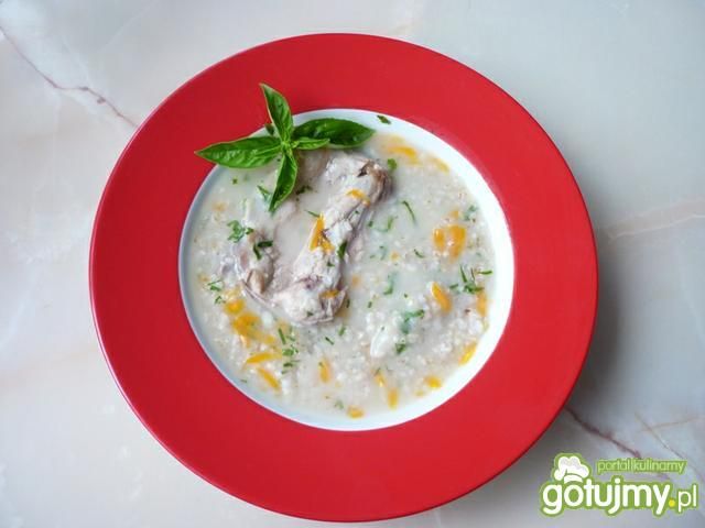 Zupa z kaszą na wieprzowych żeberkach