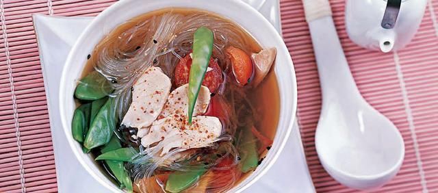 Zupa z kurczakiem i makaronem