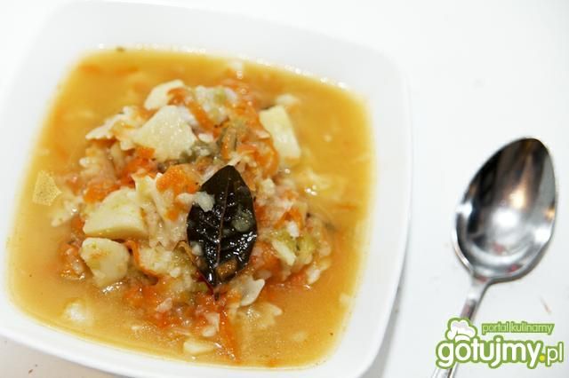 Zupa z kwaśnym ogórkiem Zupa z kwaśnym ogórkiem