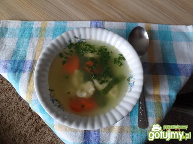 Zupa z lanym ciastem