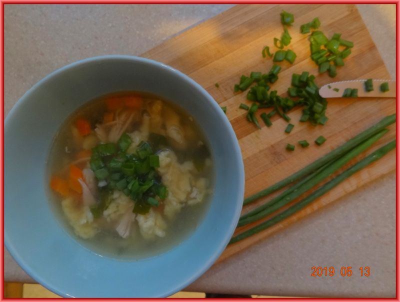 Zupa z lanym ciastem i mięsem z indyka