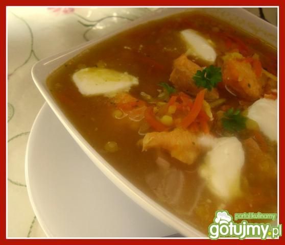 Zupa z łososia i czerwonej soczewicy