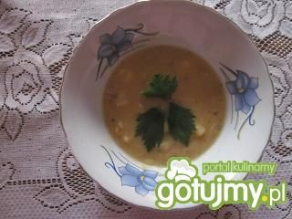 Zupa z łuskanego groszku