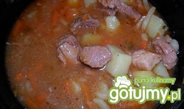 Zupa z mięsem i ziemniakami Zupa z mięsem i ziemniakami