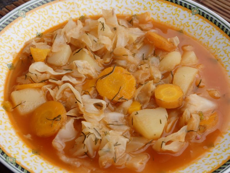 Zupa z młodej kapusty Zupa z młodej kapusty