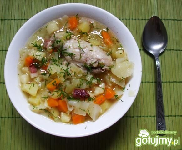 Zupa z młodej kapusty z boczkiem