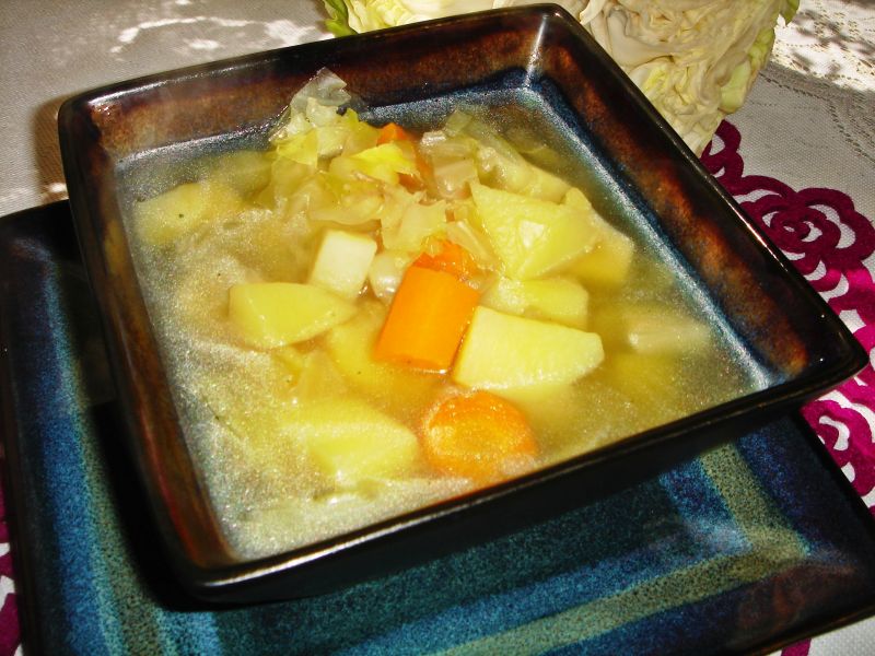 Zupa z młodych warzyw Zupa z młodych warzyw
