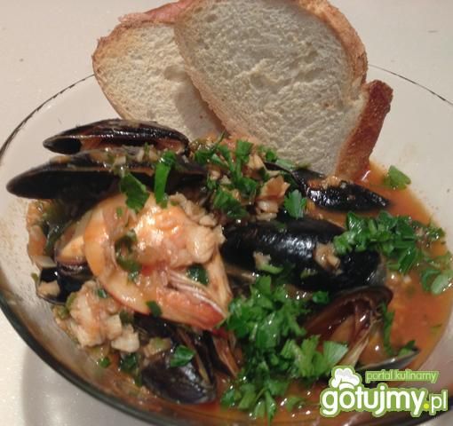 Zupa z owoców morza.