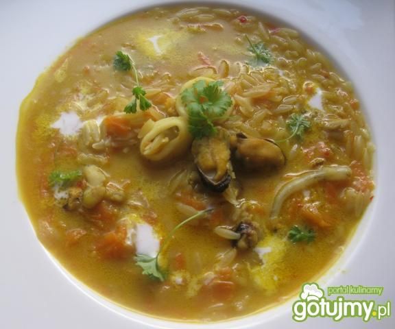 Zupa z owoców morza na wschodnią nutę Zupa z owoców morza na wschodnią nutę