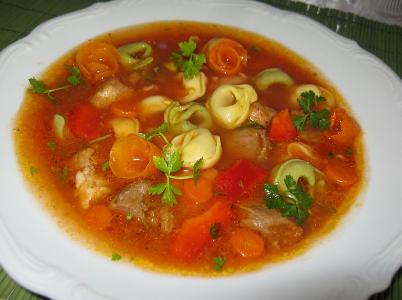 Zupa z papryką i z pierożkami Zupa z papryką i z pierożkami