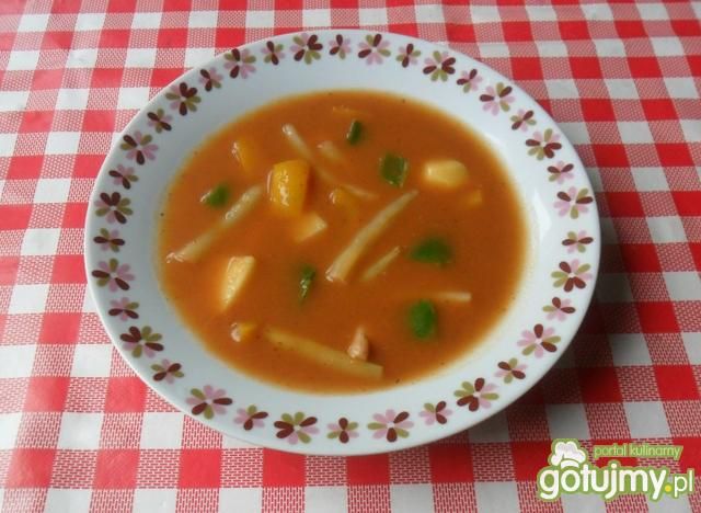 Zupa z papryką i ziemniakami