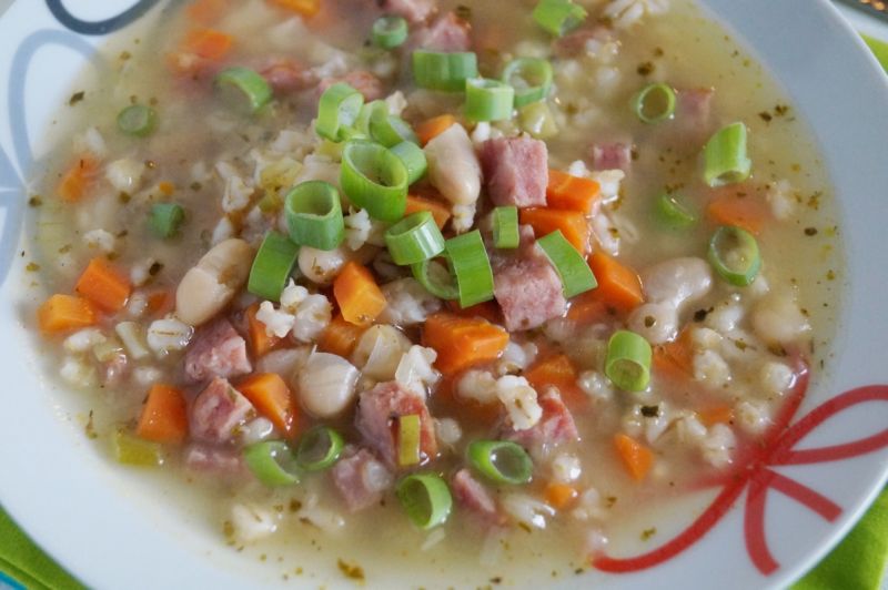 Zupa z pęczakiem i fasolą