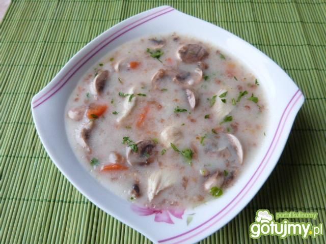 Zupa z pieczarkami i kaszą gryczaną Zupa z pieczarkami i kaszą gryczaną