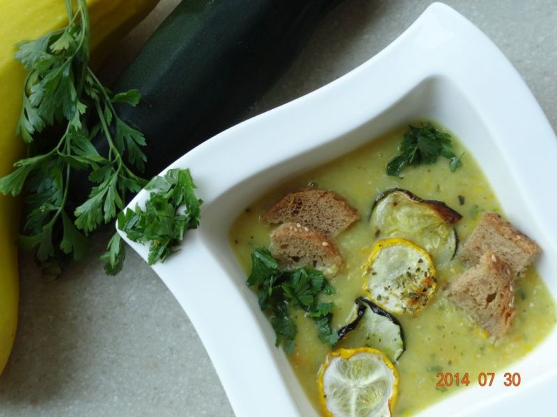 Zupa z pieczonej cukinii