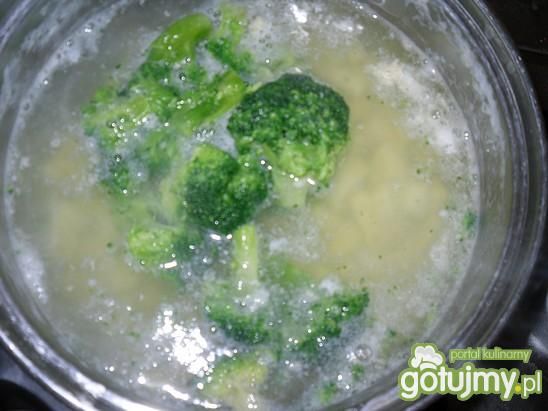 Zupa z pokrzyw i brokuła
