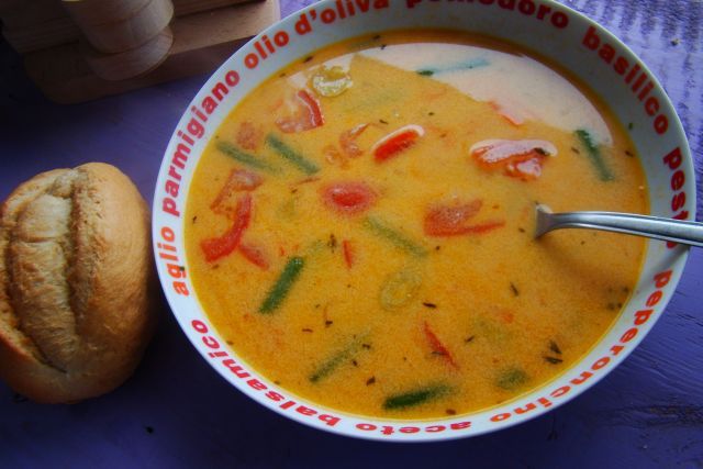 Zupa z pomidorów i fasolki Zupa z pomidorów i fasolki